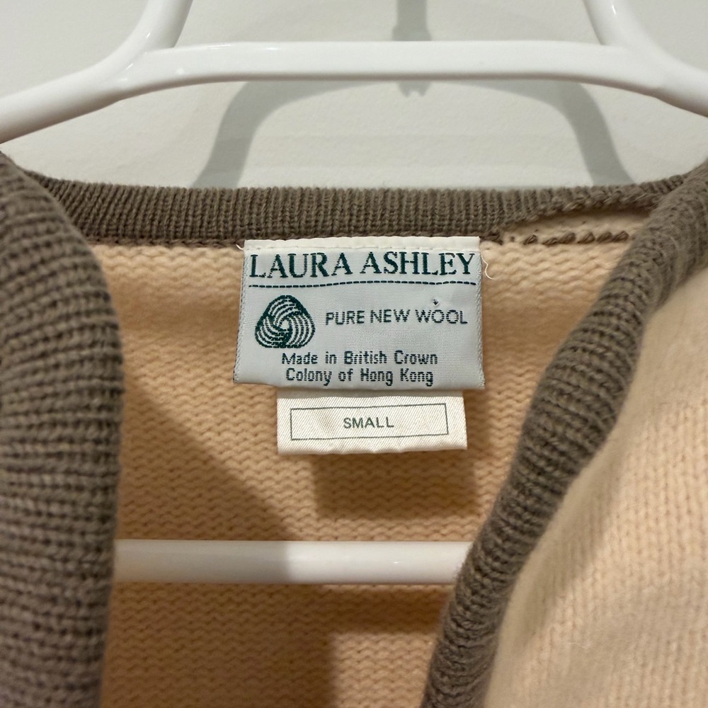 Laura Ashley 100% Lambswool Button From Sweater Embroidered Cardigan Cottagecore - Picture 2 of 5